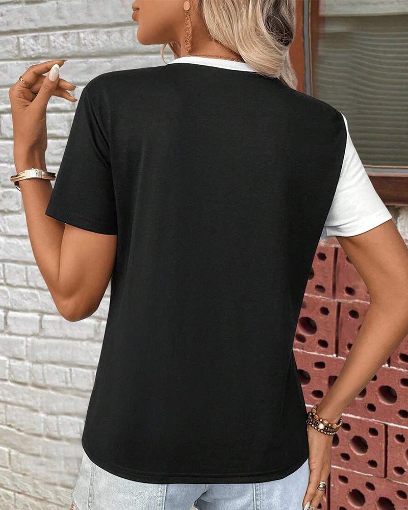 T-shirt versatile con scollo tondo e colori a contrasto