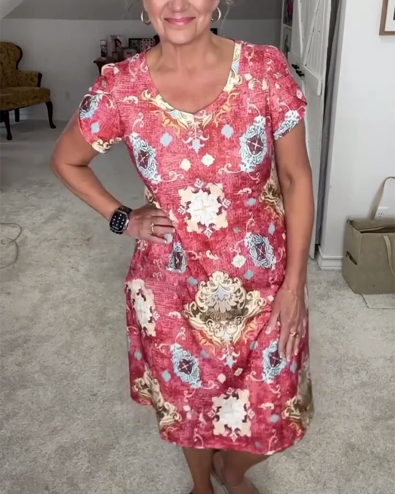 Lässiges, kurzärmliges Kleid mit Rundhalsausschnitt und Print