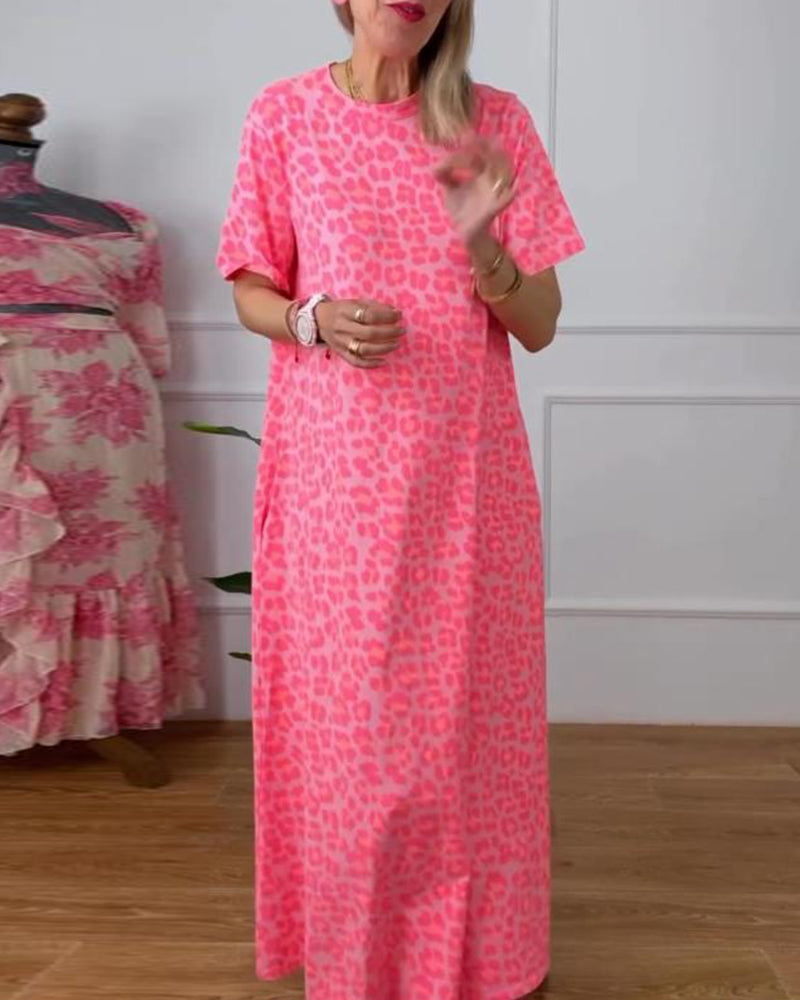 Kurzärmliges Kleid mit Leopardenmuster