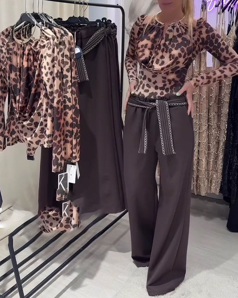 Stylish And Figure-Hugging Leopard Print Top