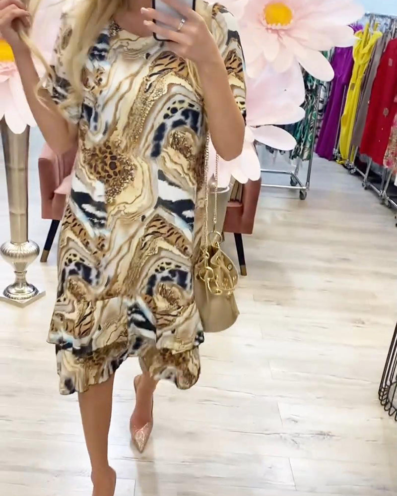 Gerade geschnittenes Retro-Kleid in Kontrastfarbe