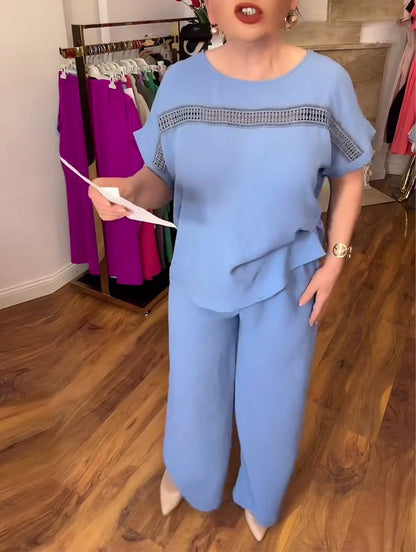 Completo casual con scollo rotondo e maniche a balze