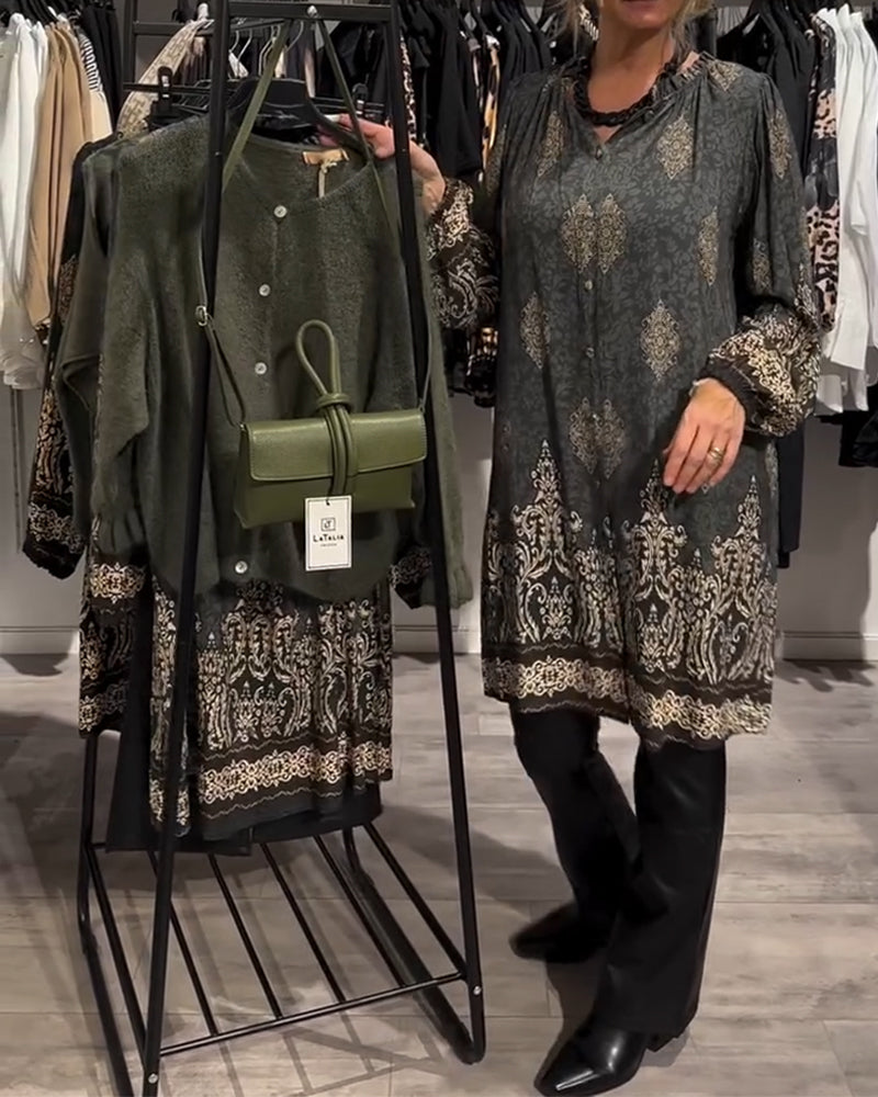 Abito con stampa vintage e bottoni a bavero