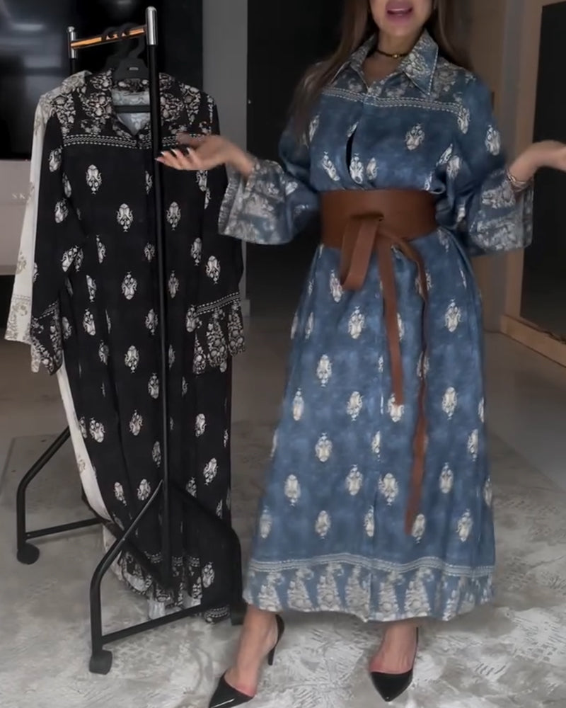 Abito ampio con stampa retrò a revers