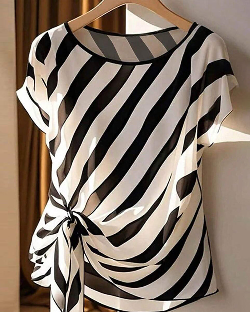 Camicetta con cravatta a righe