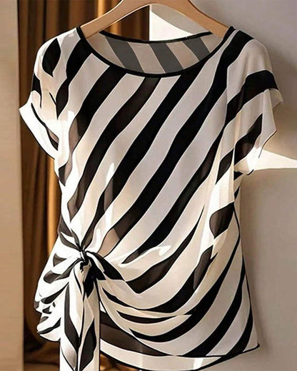 Camicetta con cravatta a righe