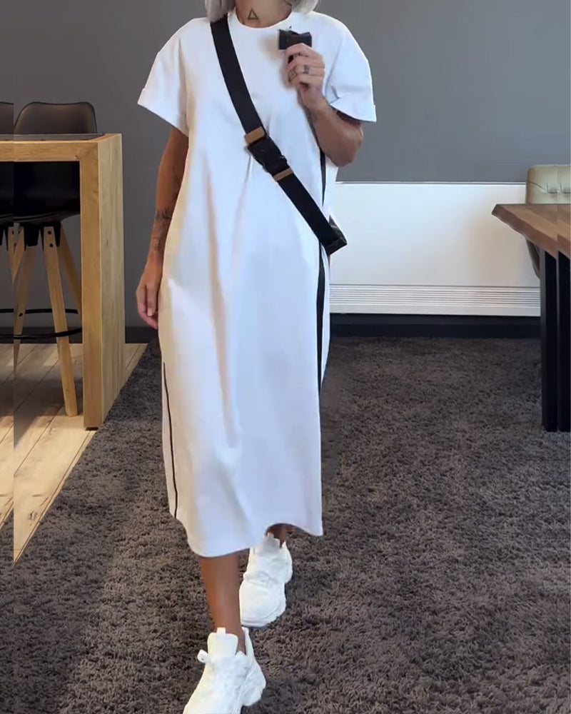 Abito casual con spacchi a contrasto di colore e scollo tondo