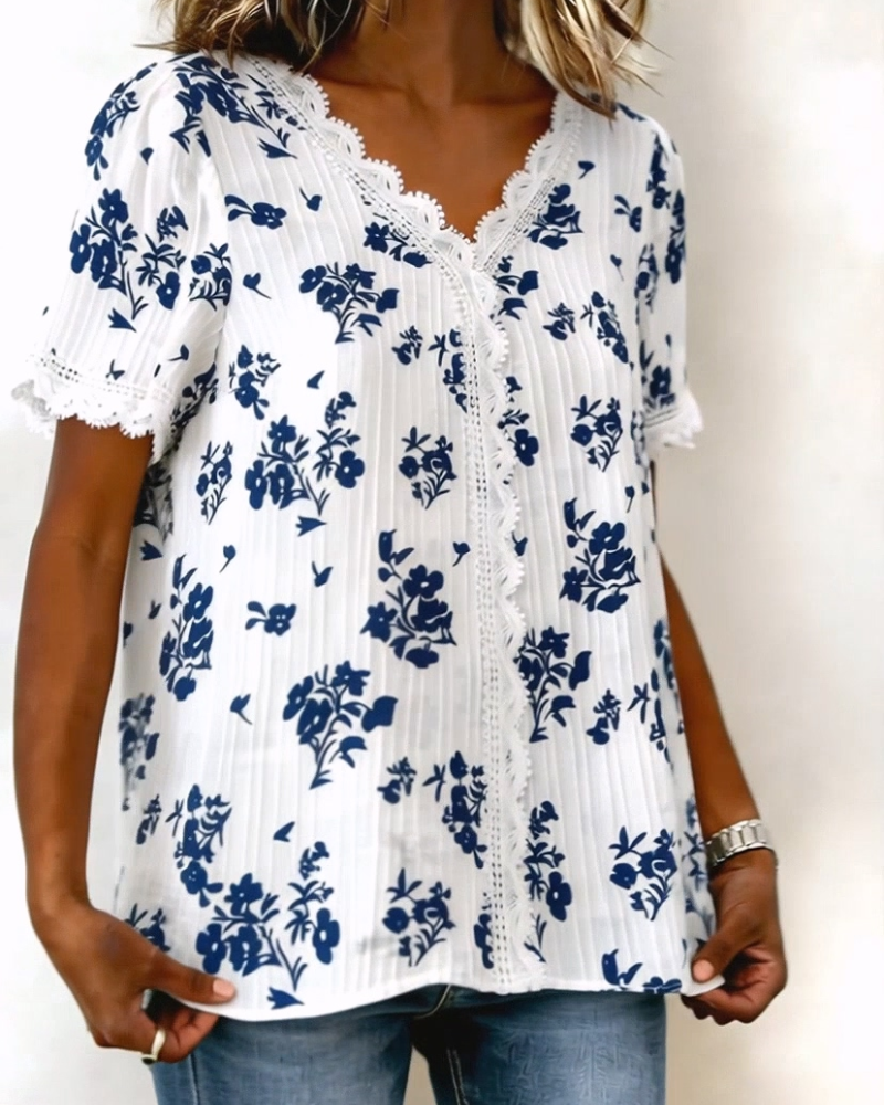 Short-Sleeved Fresh Floral Blouse