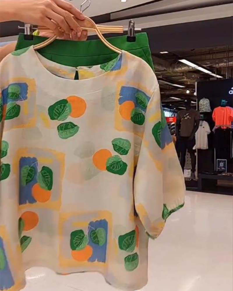 Completo stampato con pantaloncini casual a maniche tre quarti