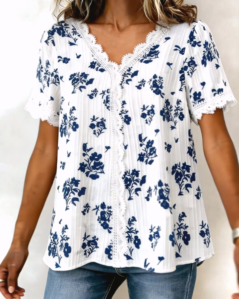 Short-Sleeved Fresh Floral Blouse
