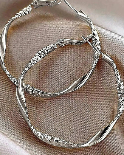 Minimalist Irregular Twist Hoop Earrings Elegant Textured Design 2024f/w jewelry spring summer