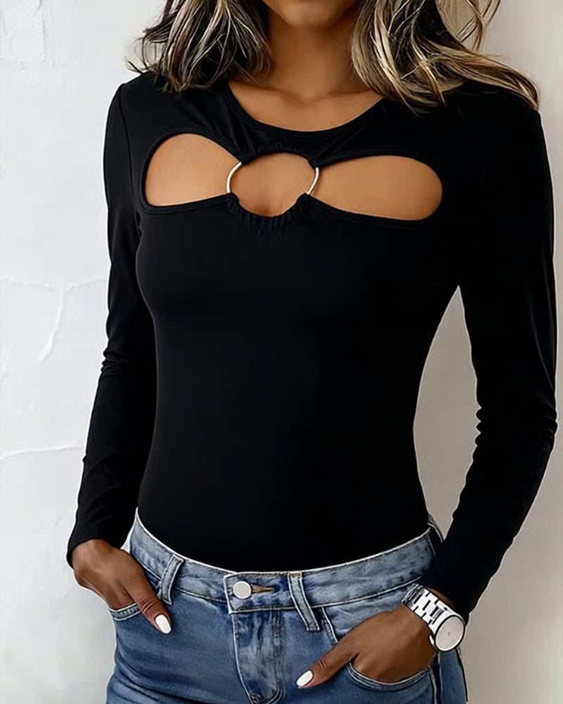 Hollow Ring Buckle Slim-Fit T-Shirt