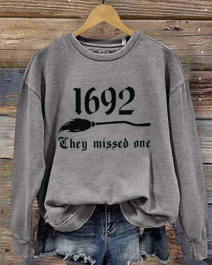 Women's 1692 They Missed One Salem Witch Printed Round Neck Long Sleeve Sweatshirt 2024 f/w halloween sweatshirts