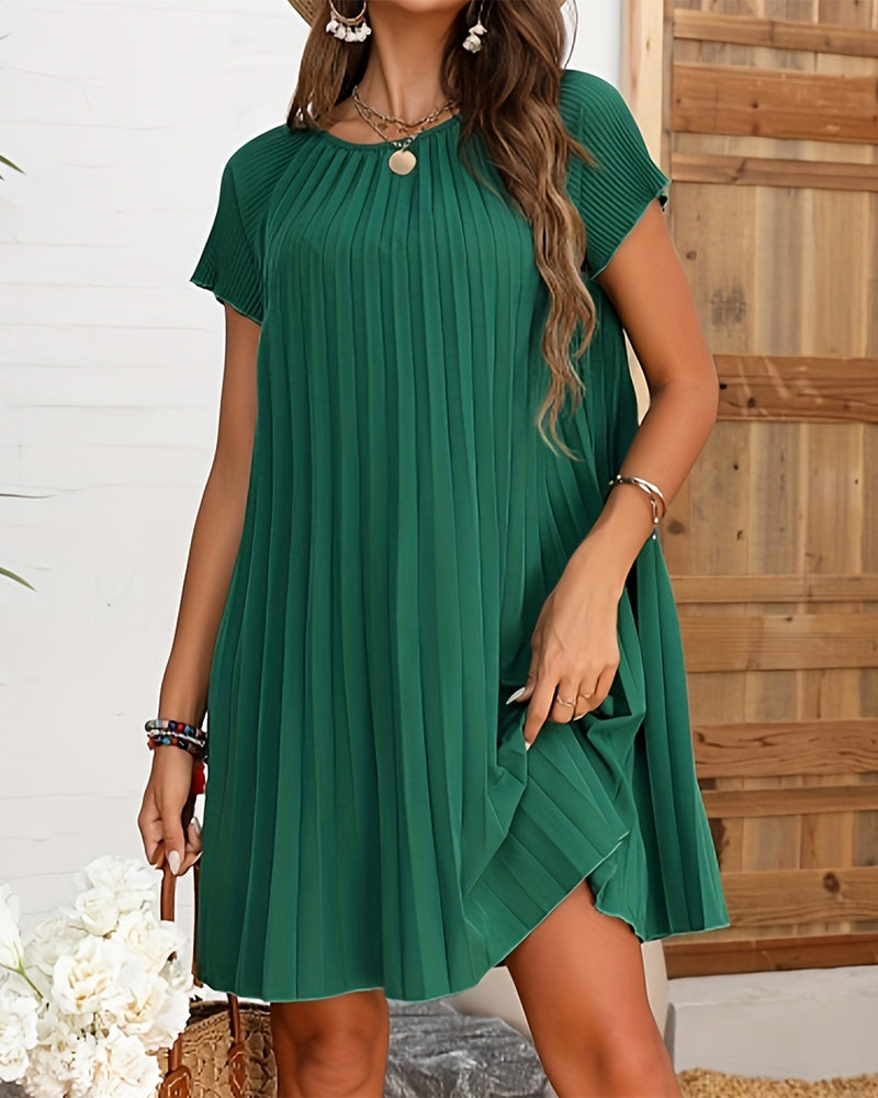 Solid color round neck pleated dress