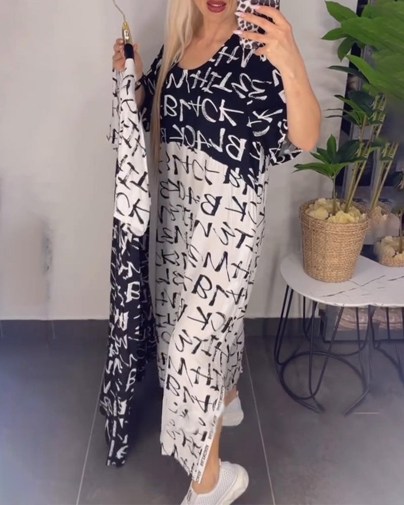 Abito a trapezio con stampa a contrasto e scritte