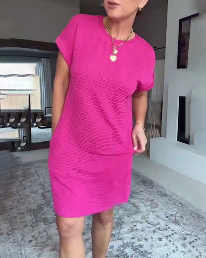 Abito casual a maniche corte con scollo rotondo