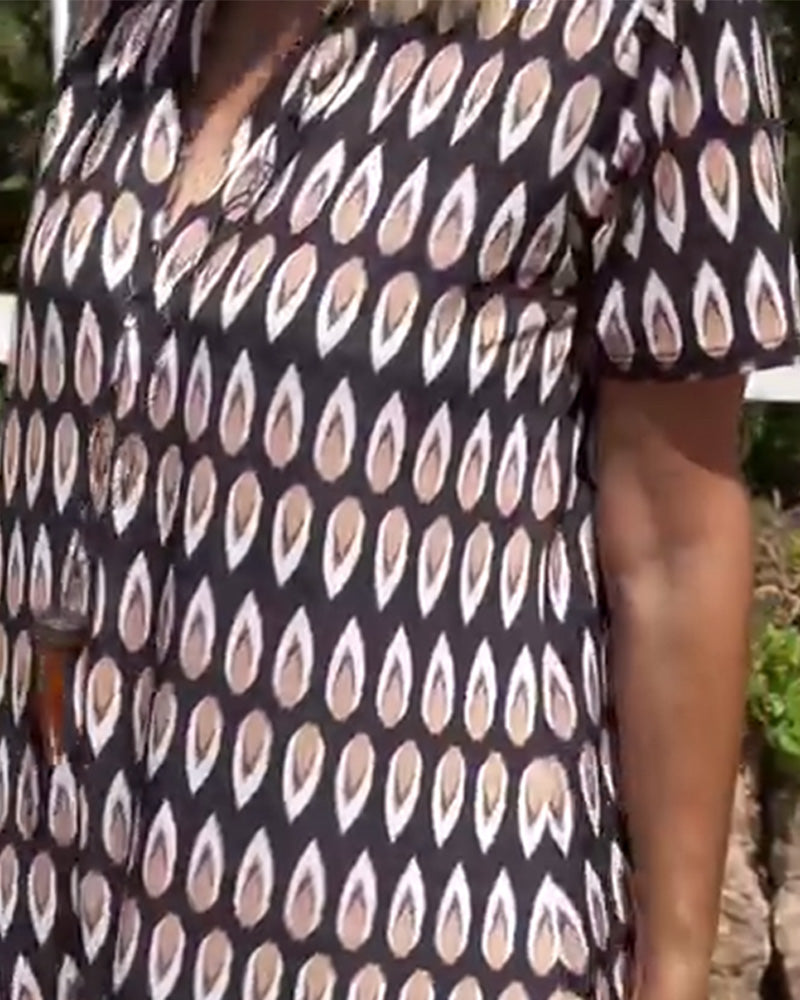 Abito lungo dritto con scollo a V e maniche corte stampato