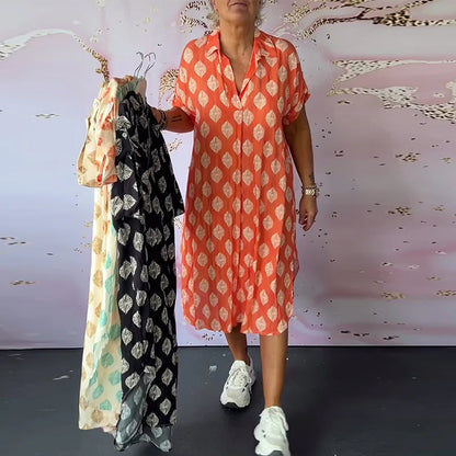 Lockeres Kleid mit Revers und kurzen Ärmeln