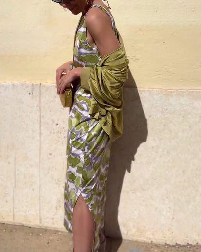 Completo abito e cappotto stampato senza maniche