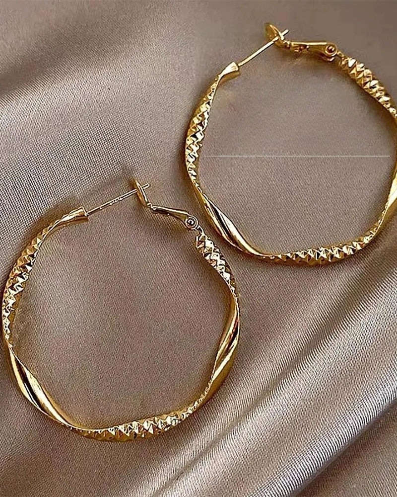 Minimalist Irregular Twist Hoop Earrings Elegant Textured Design 2024f/w jewelry spring summer
