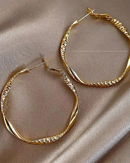 Minimalist Irregular Twist Hoop Earrings Elegant Textured Design 2024f/w jewelry spring summer