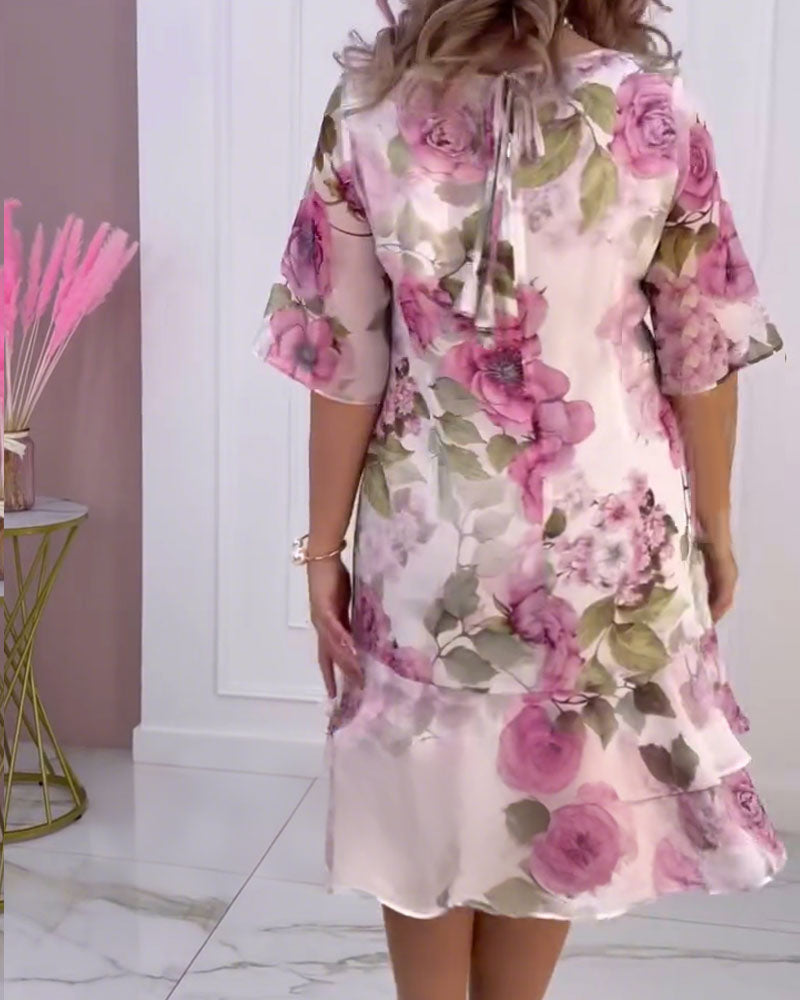 Abito con stampa floreale alla moda