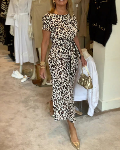 Elegantes A-Linien-Kleid mit Schnürung und Leopardenmuster