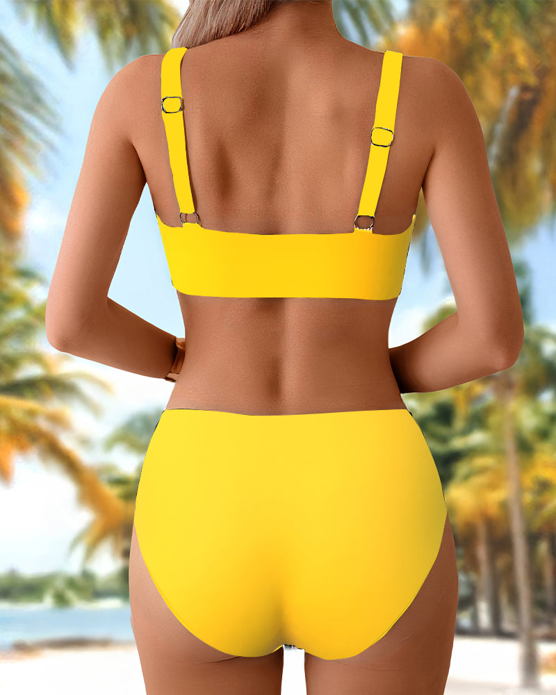 Bikini alla moda e vibrante