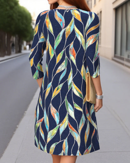 Einzigartiges Kleid mit Farbblockdesign und Knopfakzent