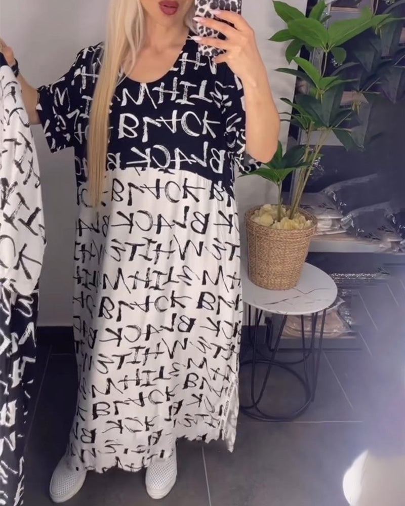 Abito a trapezio con stampa a contrasto e scritte