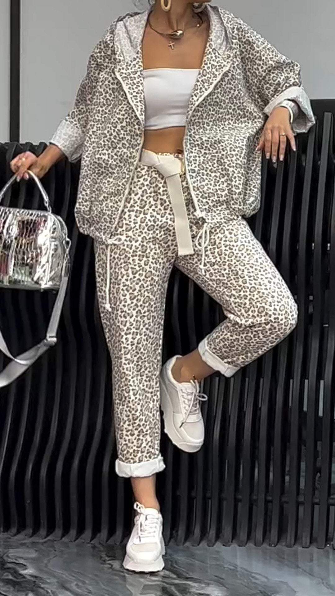 Women's Leopard-print Cardigan Short Suit suit