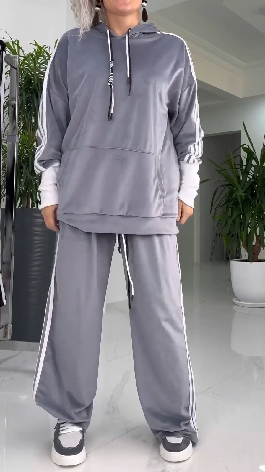 Women's Contrast Striped Velvet Hooded Pants Set Suit